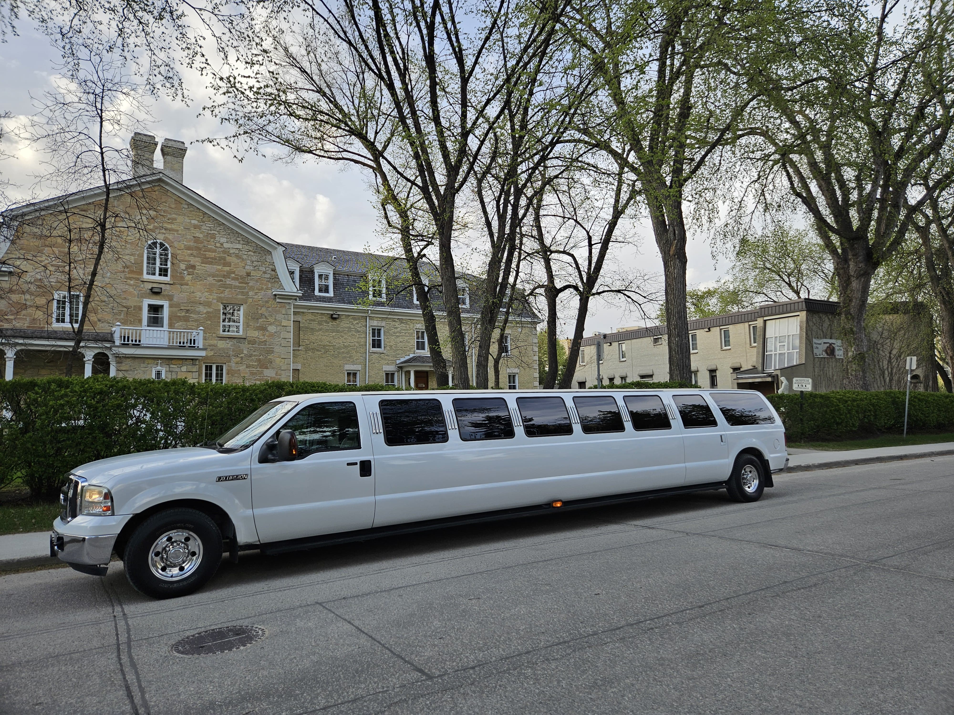 Ford Ultra Stretch Excursion